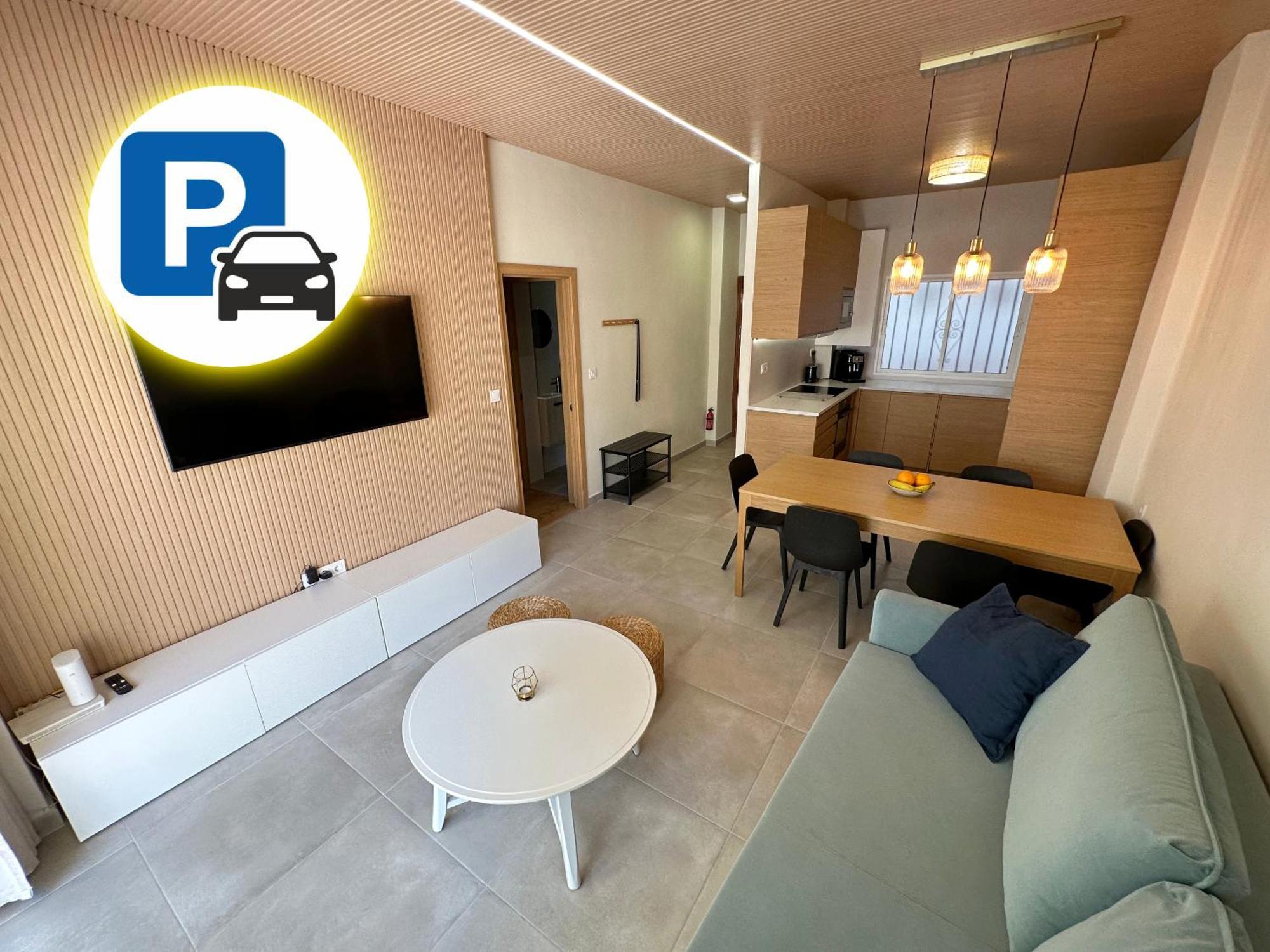 Comfortable In Center With Private Parking Garage Apartment Málaga